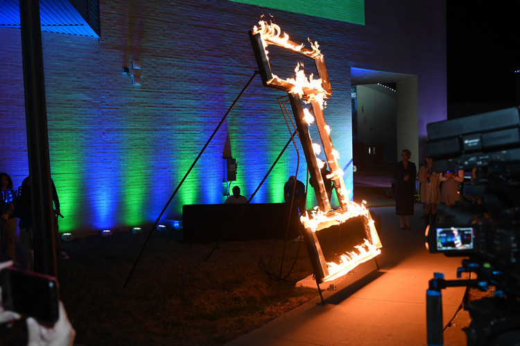 Lighting of the I 2025